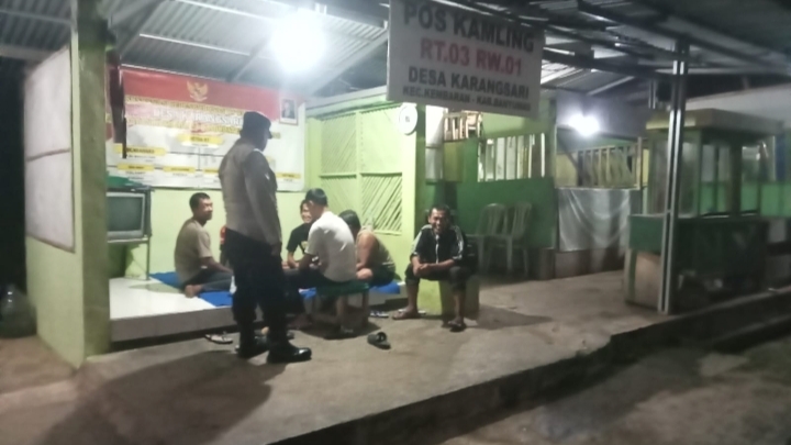 Bhabinkamtibmas Kembaran Polresta Banyumas Sambangi Pos Satkamling, Perkuat Kepedulian Warga