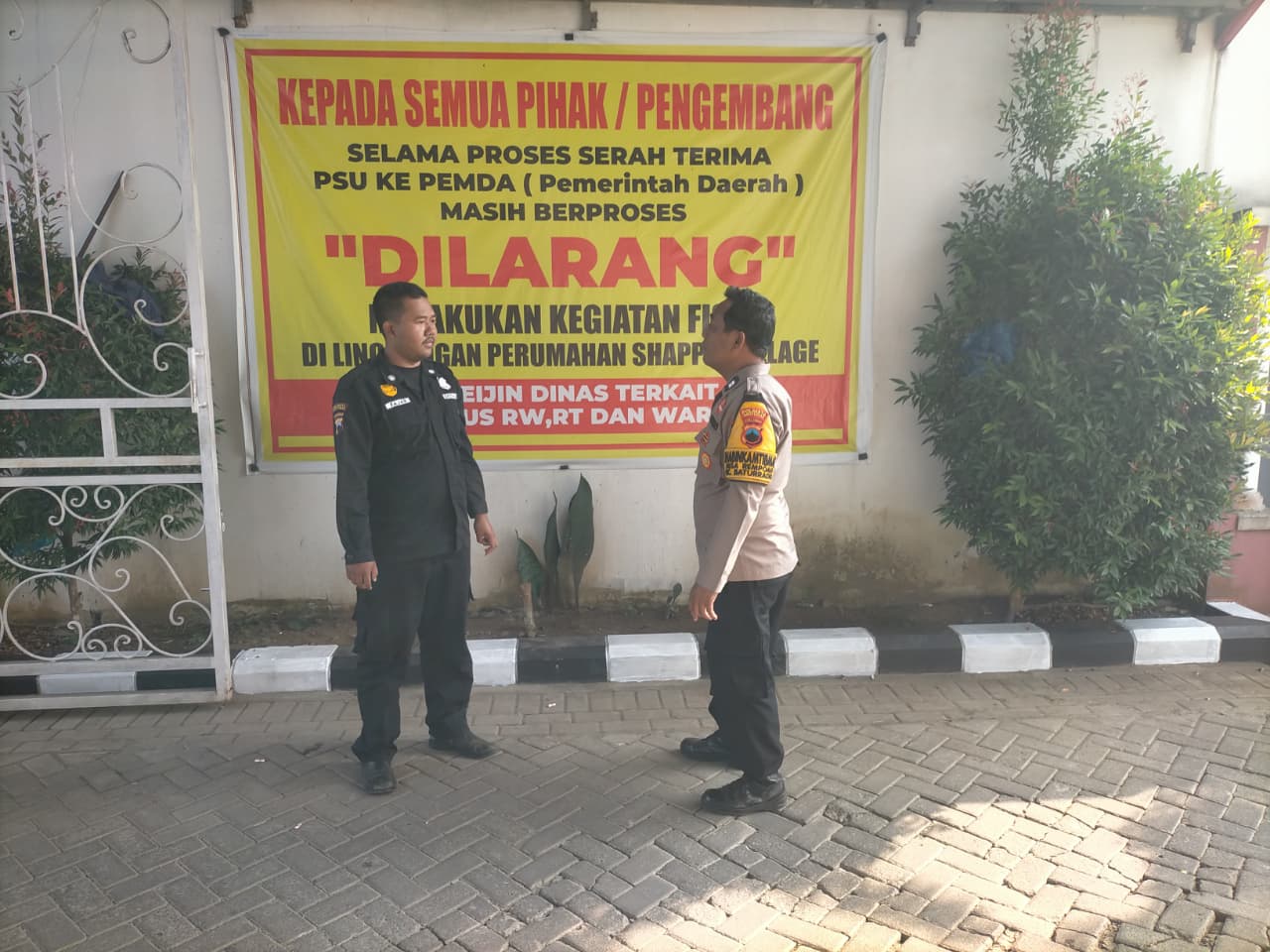 Sambangi Petugas Keamanan Perumahan, Bhabinkamtibmas Polsek Baturraden Perkuat Upaya Harkamtibmas
