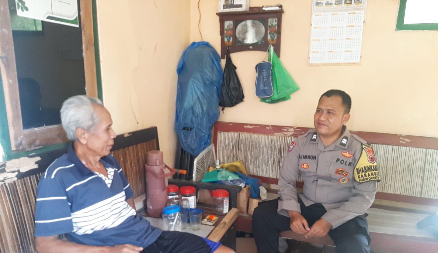Antisipasi Kejahatan, Bhabinkamtibmas Purwokerto Selatan Banyumas Sambangi Warga Karangklesem