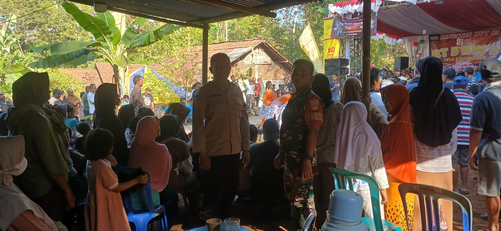 Polisi Bhabinkamtibmas Polsek Banyumas Amankan Kuda Kepang di Kedunggede, Warga Diimbau Jaga Kamtibmas