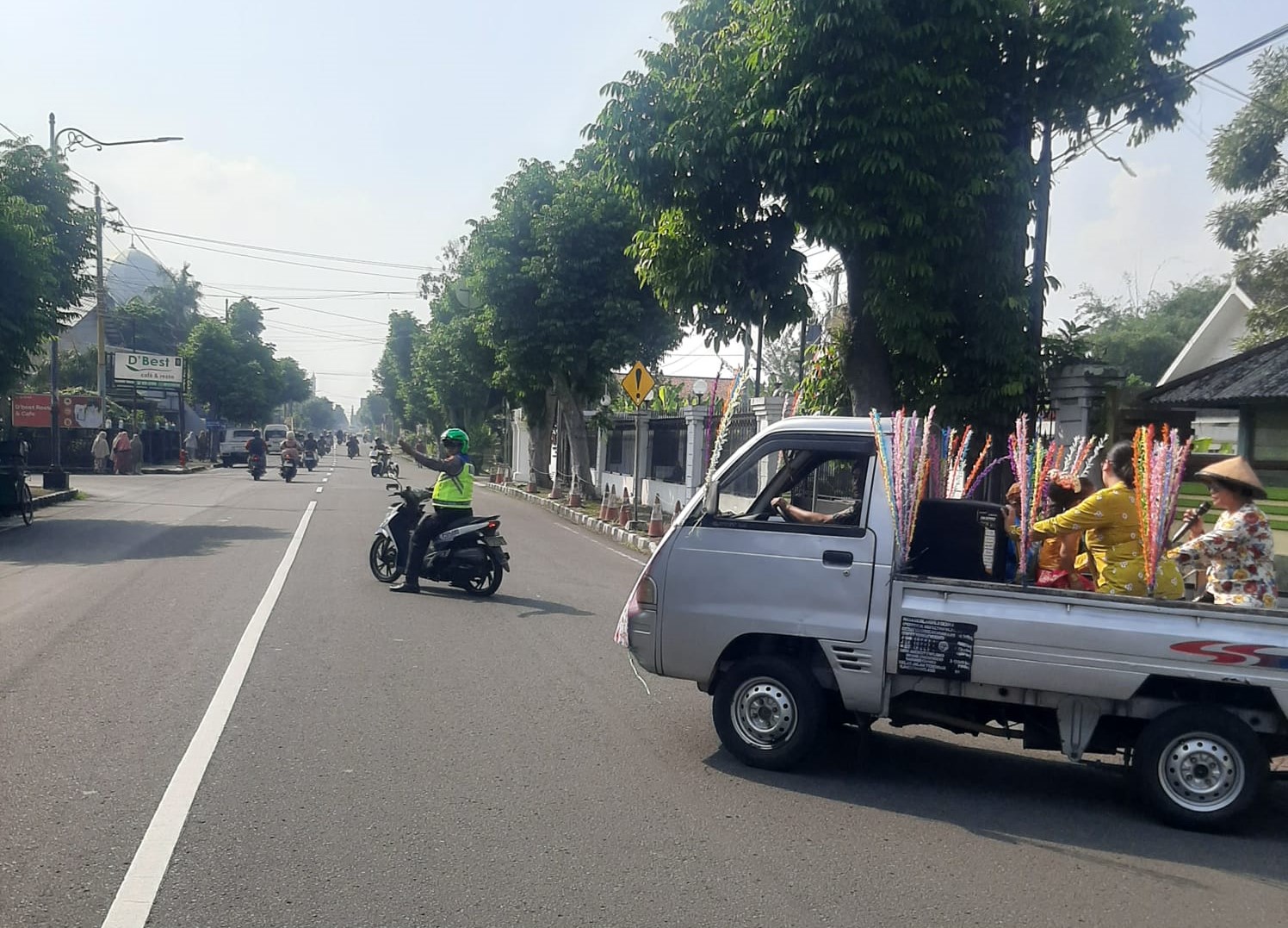 Disamping Pengamanan Pawe Becak TK Santa Maria, Polsek Purwokerto Timur Polresta Banyumas Edukasi Tertib Lalu Lintas Sejak Dini