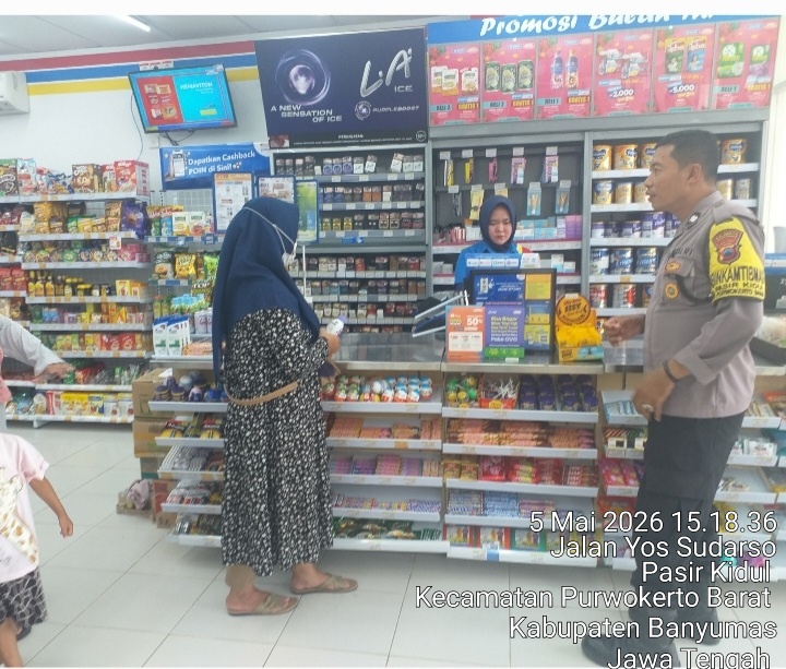 Cegah Kejahatan 3C, Bhabinkamtibmas Polresta Banyumas Sambangi Karyawan Indomaret di Purwokerto Barat