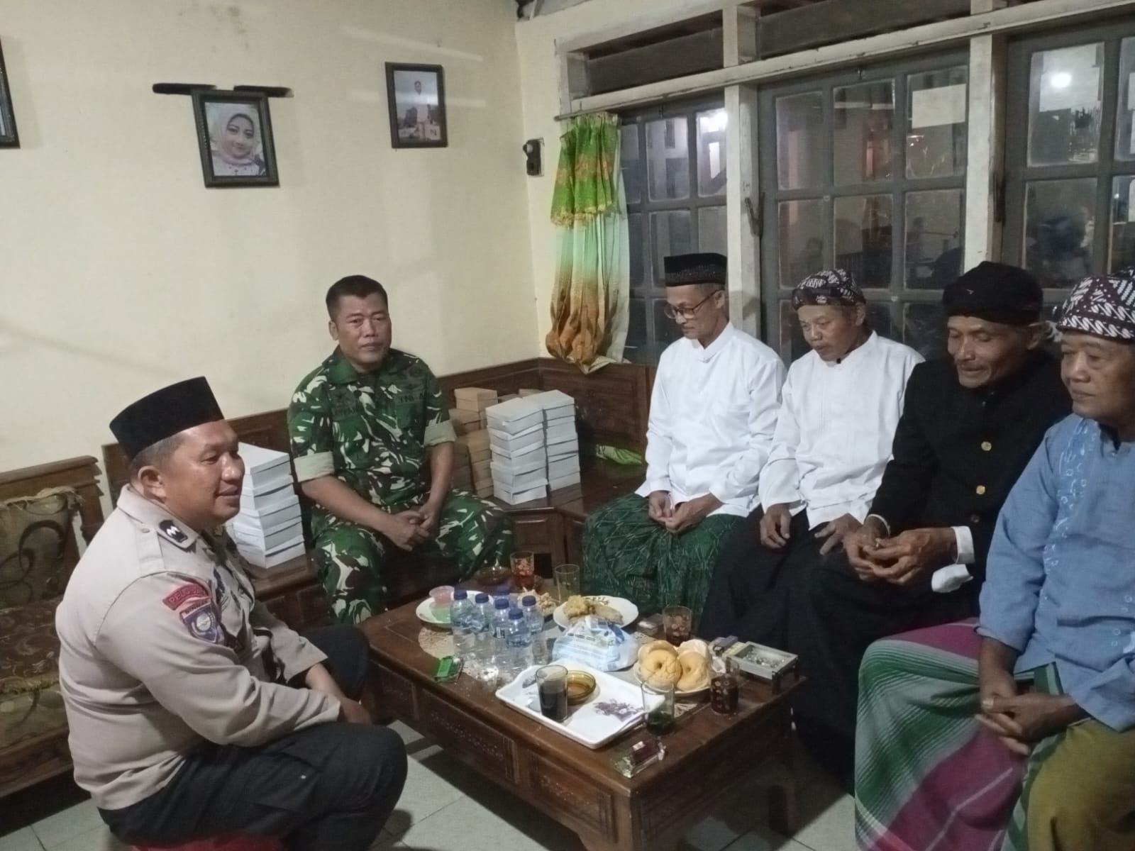 Bhabinkamtibmas Cilongok Hadiri Khotmil Qur’an, Perkuat Silaturahmi dan Stabilitas Kamtibmas