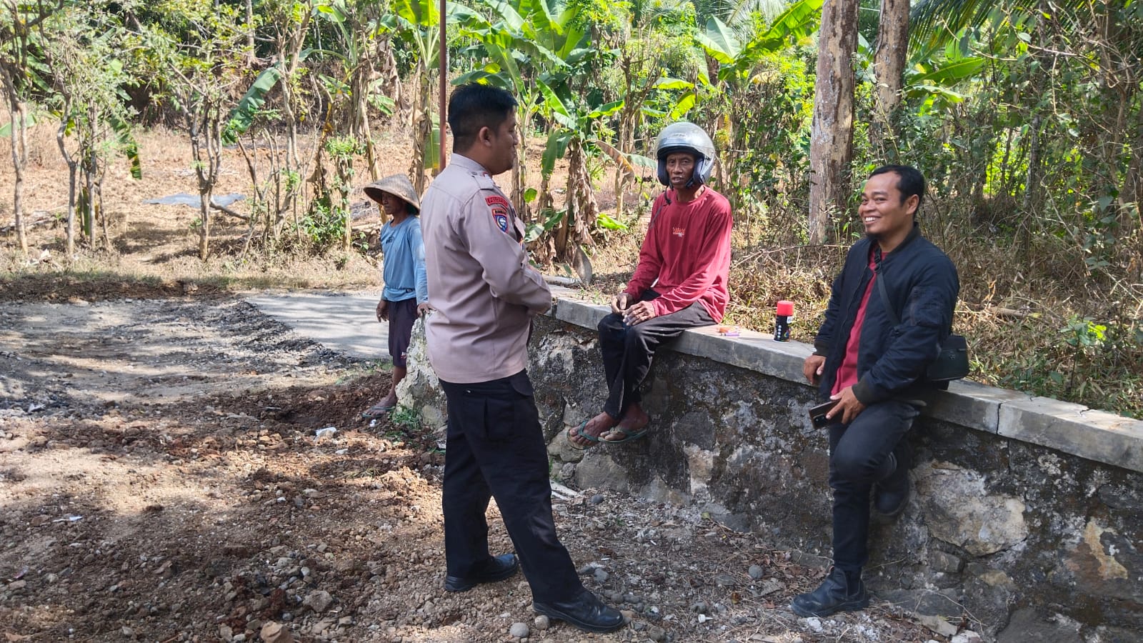 Cegah Karhutla, Polsek Ajibarang Polresta Banyumas Gencarkan Patroli Sambang dan Sosialisasi kepada Warga