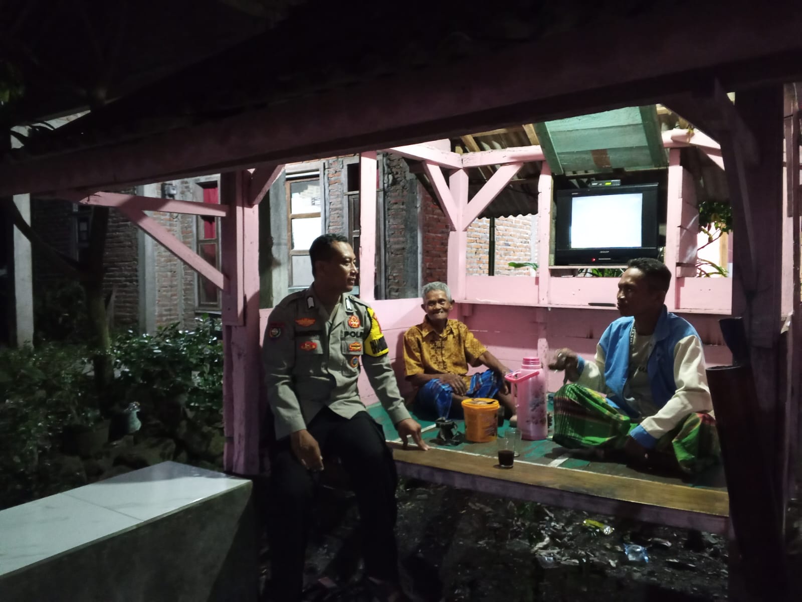 Jaga Kamtibmas Malam Takbir, Polisi Banyumas Intensifkan Patroli Cek Satkamling