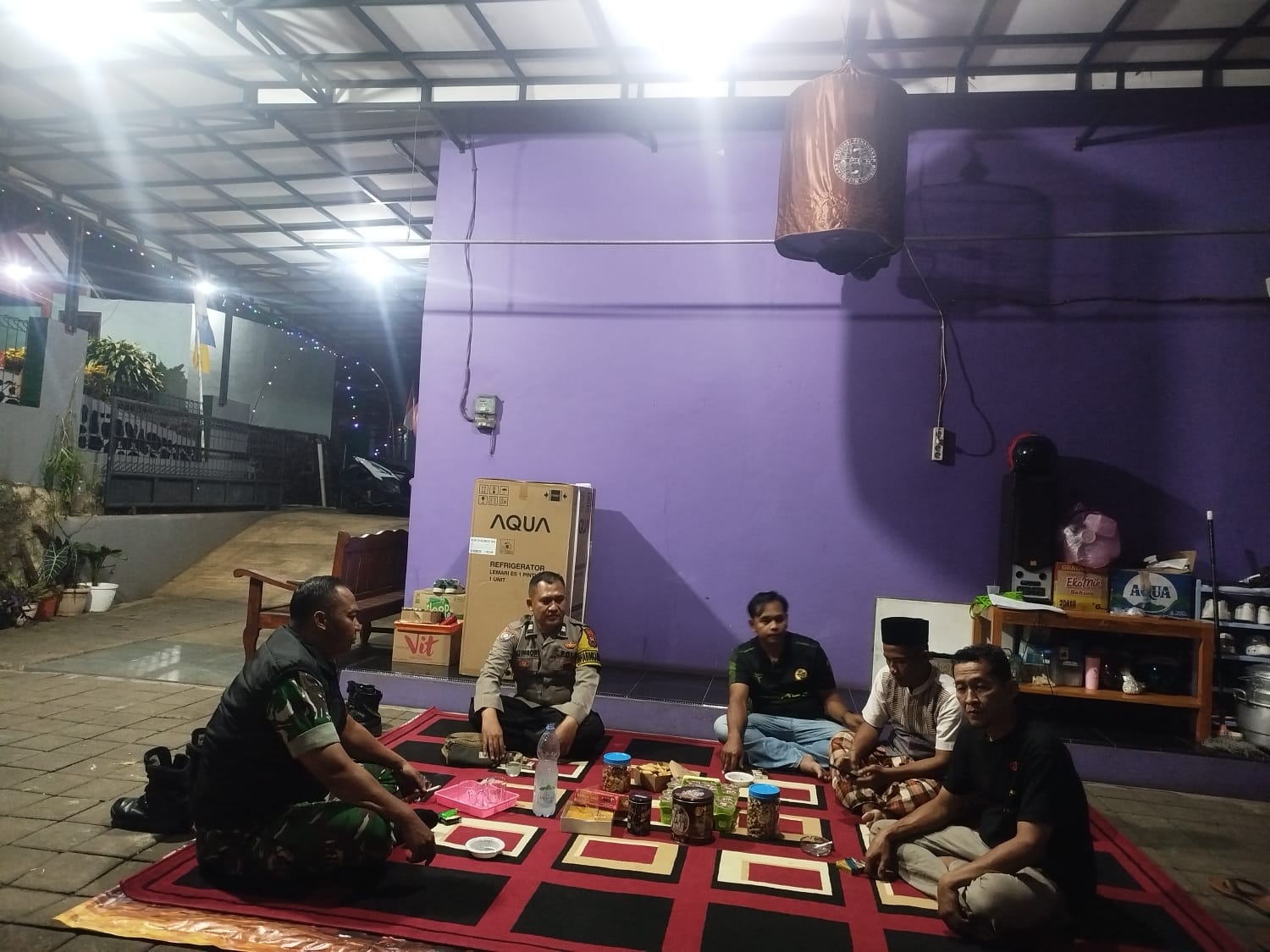 Bhabinkamtibmas Polsek Purwokerto Selatan Sambangi Tokoh Masyarakat, Perkuat Kemitraan Jaga Kamtibmas