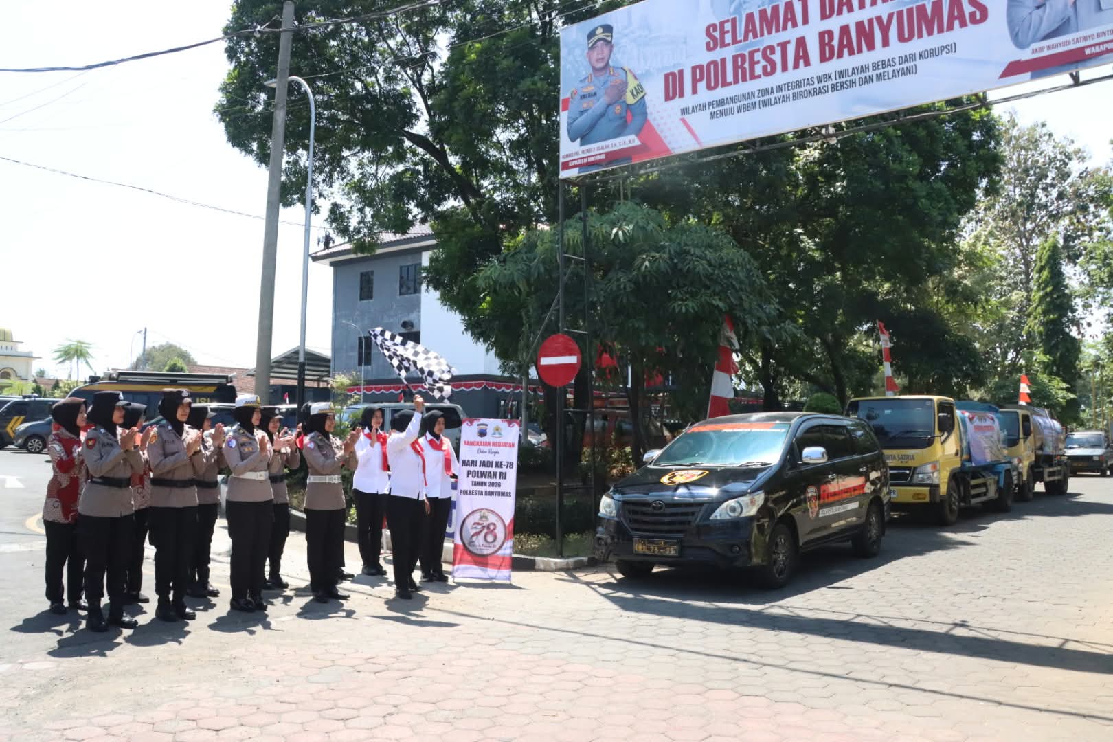 Polresta Banyumas Salurkan 10 Ribu Liter Air Bersih untuk Warga Terdampak Kekeringan di Gumelar