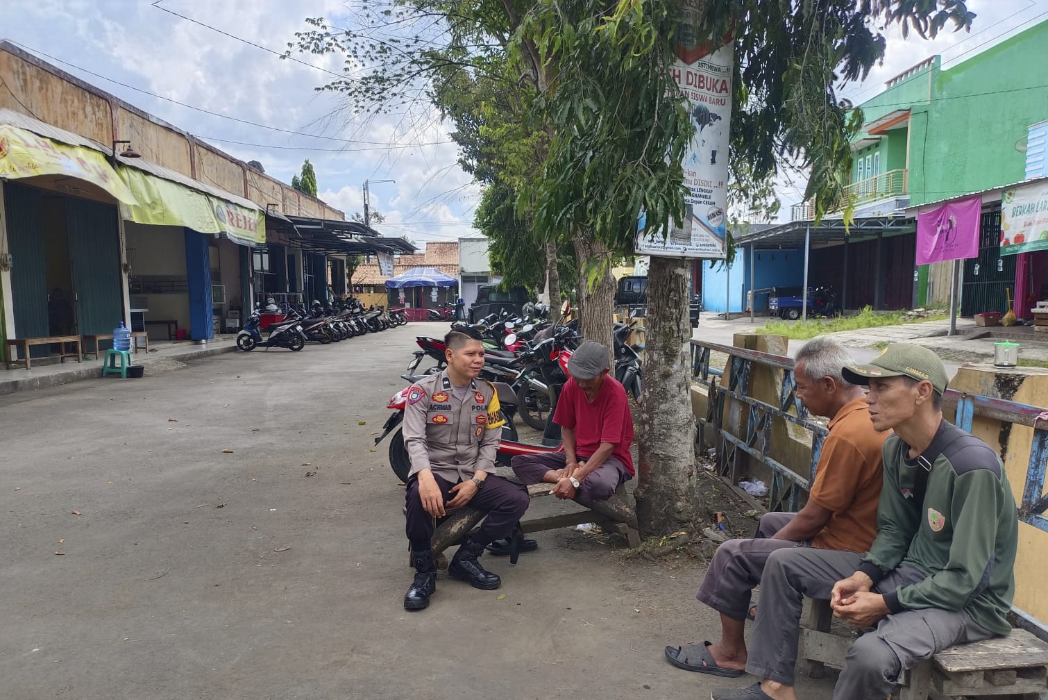 Patroli Pasar, Polisi Banyumas Ingatkan Warga Waspada Kriminalitas