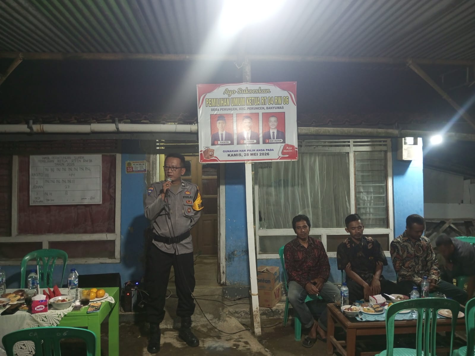 Bhabinkamtibmas Pekuncen Banyumas Hadiri Pemilihan Ketua RT, Sampaikan Pesan Kamtibmas