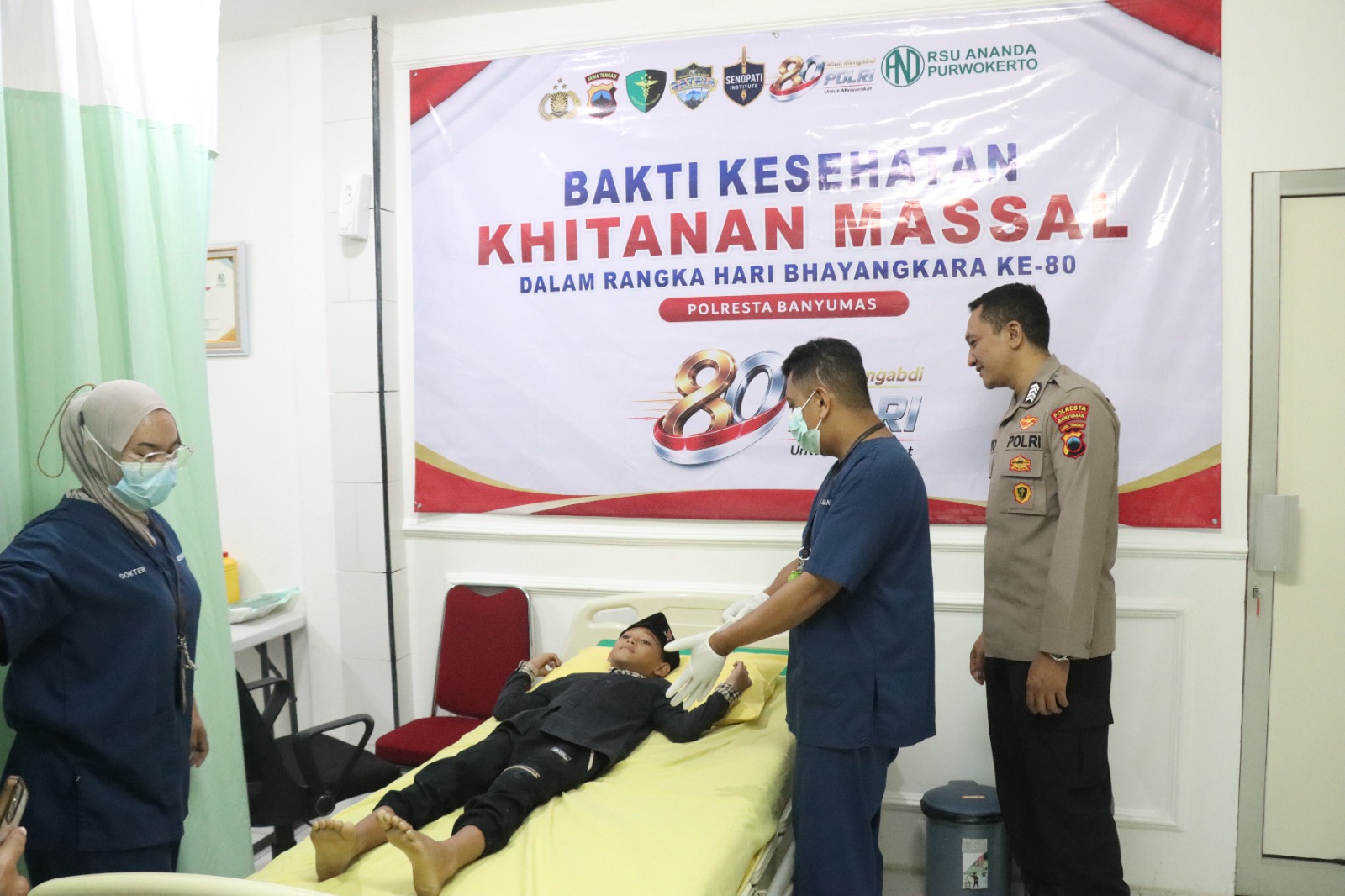 Polresta Banyumas Gelar Khitanan Massal HUT Bhayangkara ke-80, Wujud Nyata Pelayanan Humanis Polri