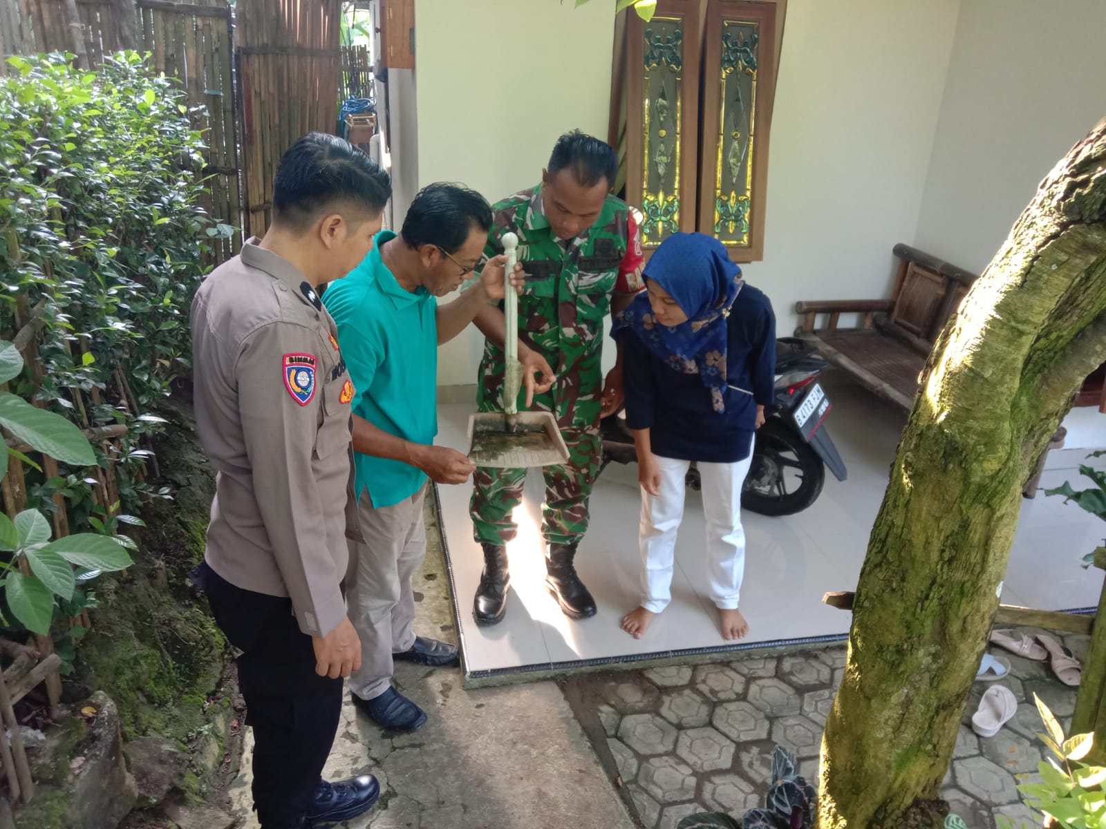 Cegah DBD, Bhabinkamtibmas Purwojati Polresta Banyumas Aktif Gencarkan PSN