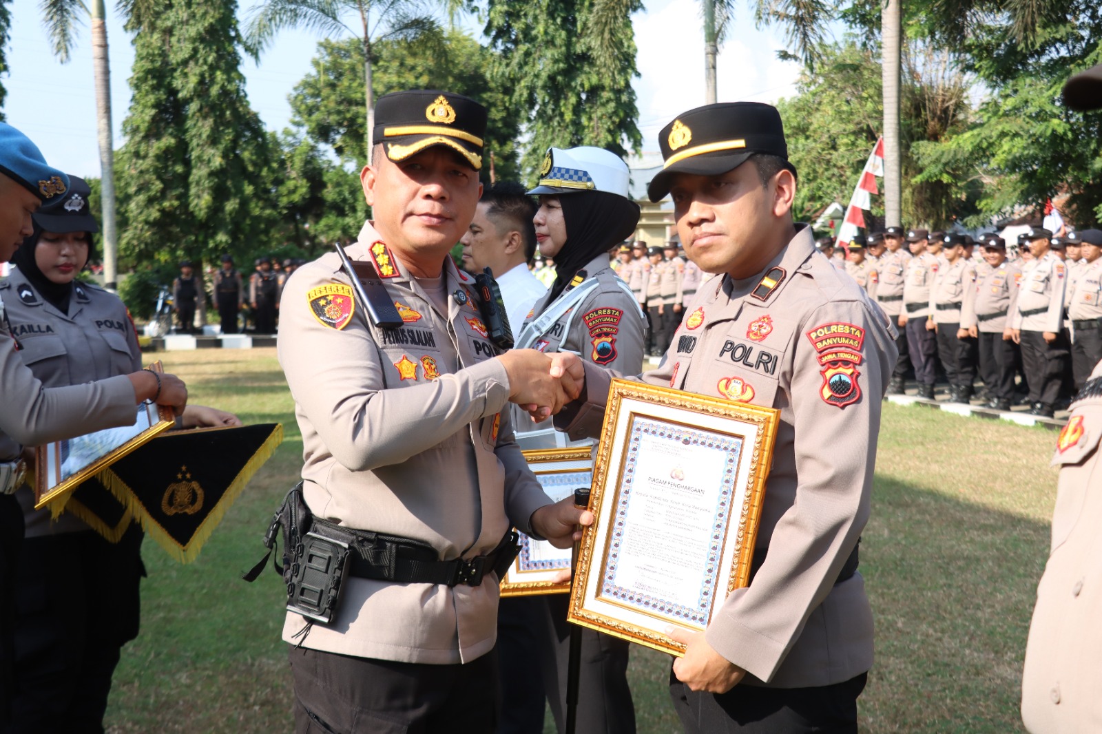 Polresta Banyumas Berikan Reward kepada Personel Berprestasi, Kapolresta: Jadi Motivasi Tingkatkan Dedikasi