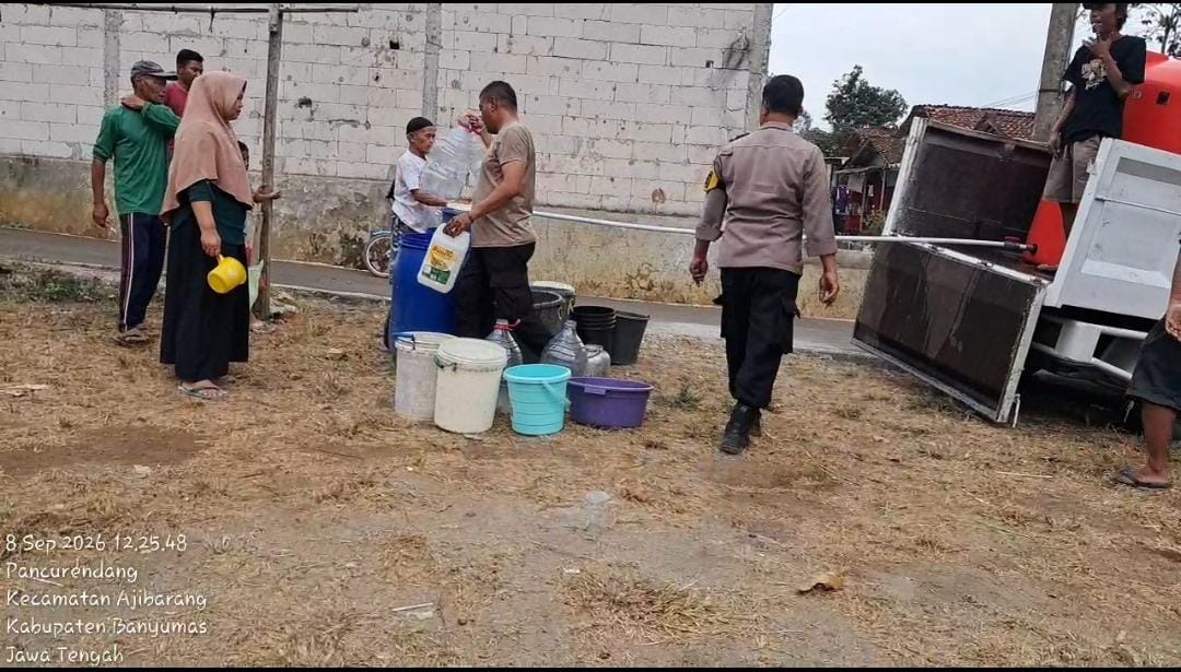 Warga Pancurendang Kesulitan Air, Polsek Ajibarang Polresta Banyumas Salurkan Bantuan