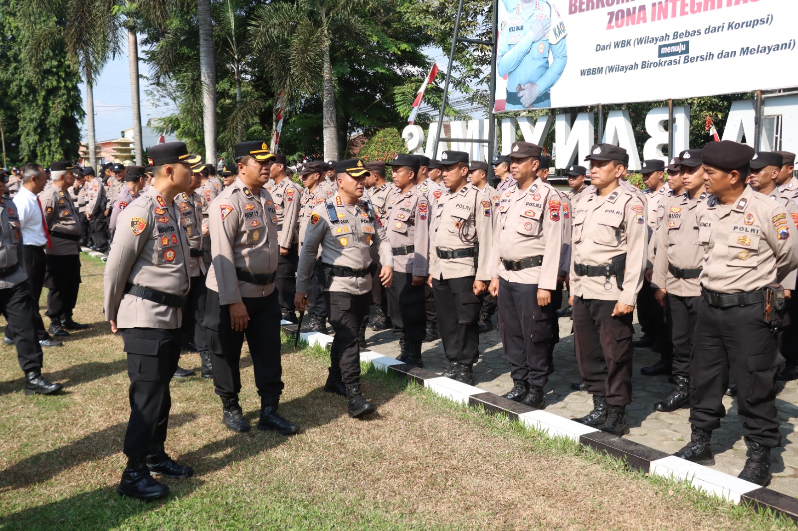 Polresta Banyumas Gelar Apel Kesiapan Pelayanan Unjuk Rasa, Kapolresta Tekankan Pendekatan Humanis