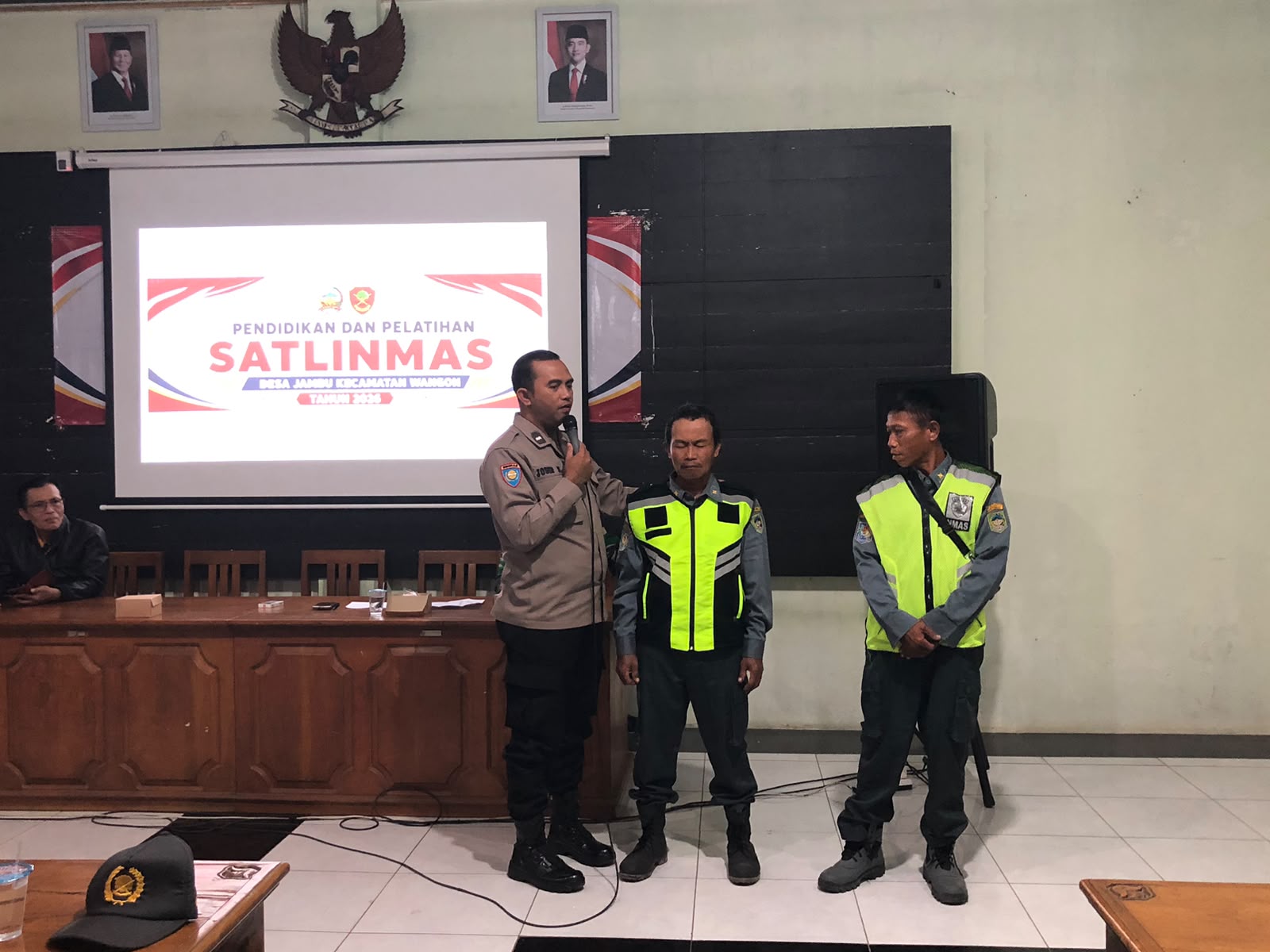 Jaga Keamanan Desa, Polsek Wangon Tingkatkan Kesiapsiagaan Linmas