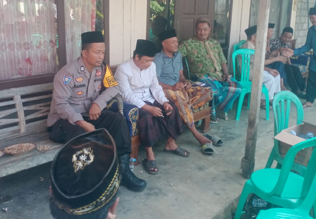 Bhabinkamtibmas Kebasen Banyumas Takziah ke Rumah Duka, Wujud Empati Kepada Warga Binaan