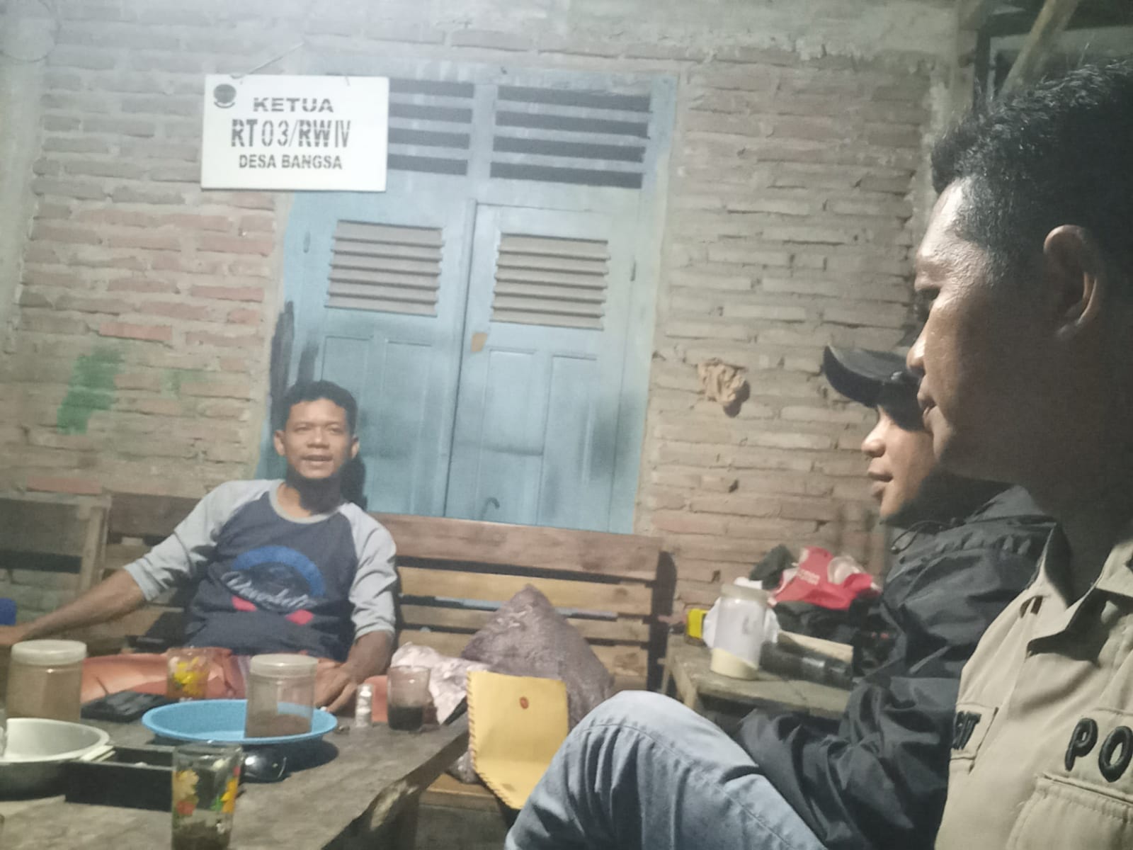 Sambangi Warga Melung, Polsek Kedungbanteng Perkuat Deteksi Dini Gangguan Kamtibmas