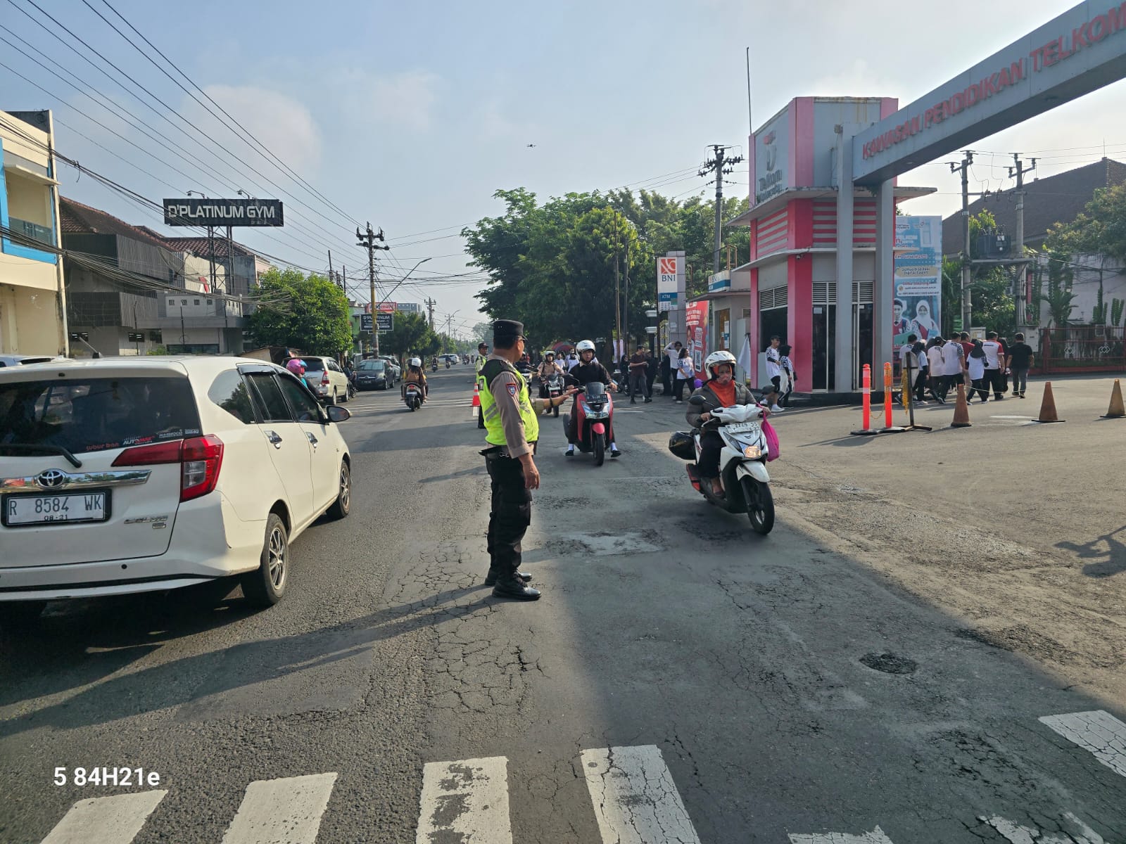 Kawal Jalan Sehat, Polsek Purwokerto Selatan Banyumas Pastikan Aktivitas Kampus Tetap Kondusif