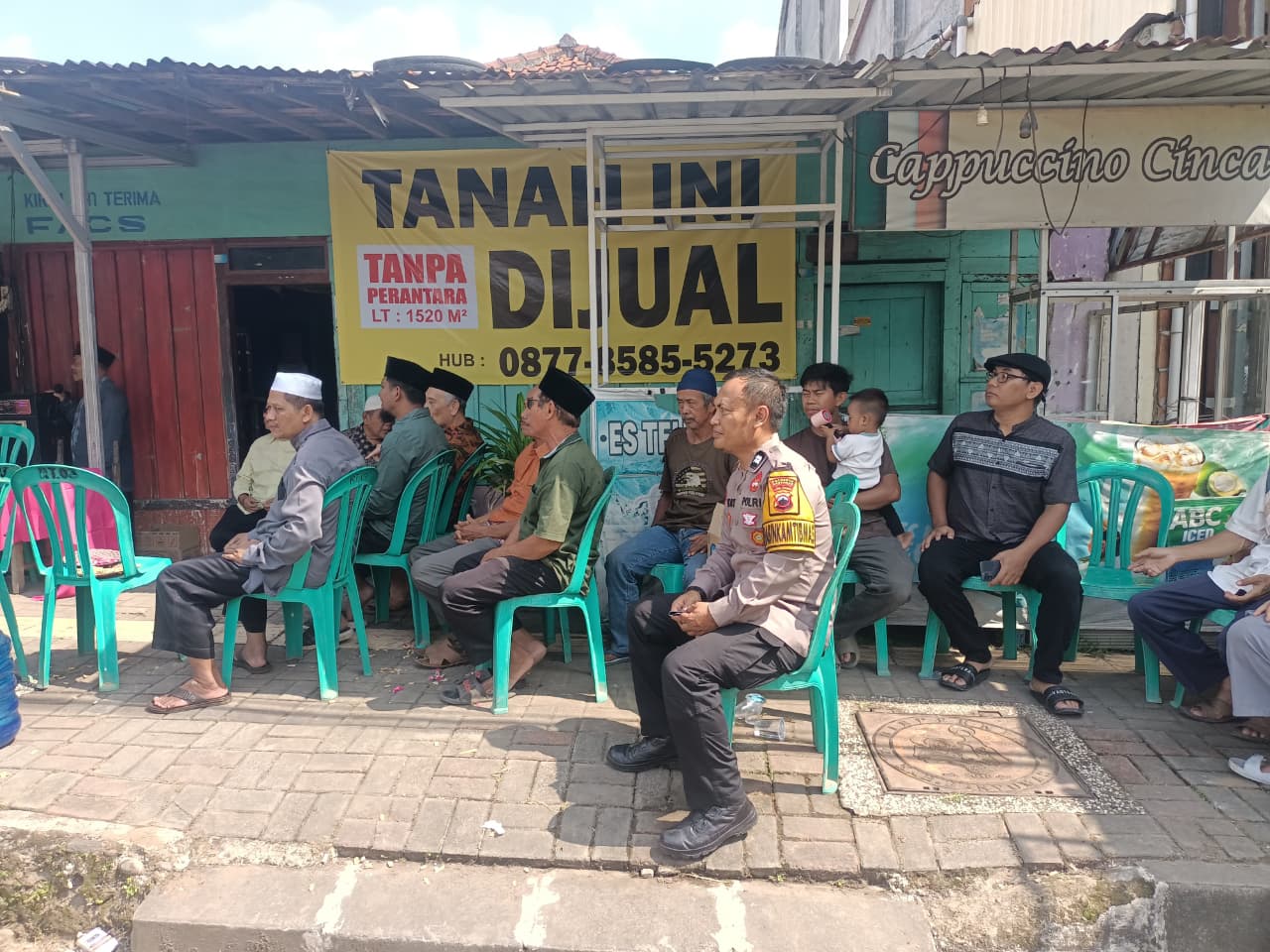 Wujud Kepedulian Sosial, Polisi Hadir di Tengah Duka Warga Cilongok Banyumas