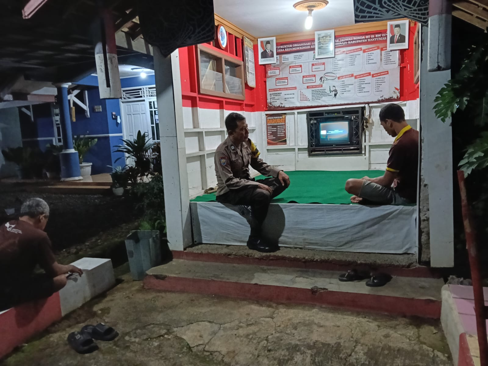 Polisi Dorong Aktifkan Satkamling, Warga Patikraja Banyumas Dihimbau Tingkatkan Kewaspadaan Malam Hari