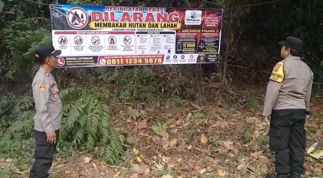 Puntung Rokok Bisa Picu Kebakaran Hutan, Polsek Lumbir Banyumas Ingatkan Penyadap Pinus