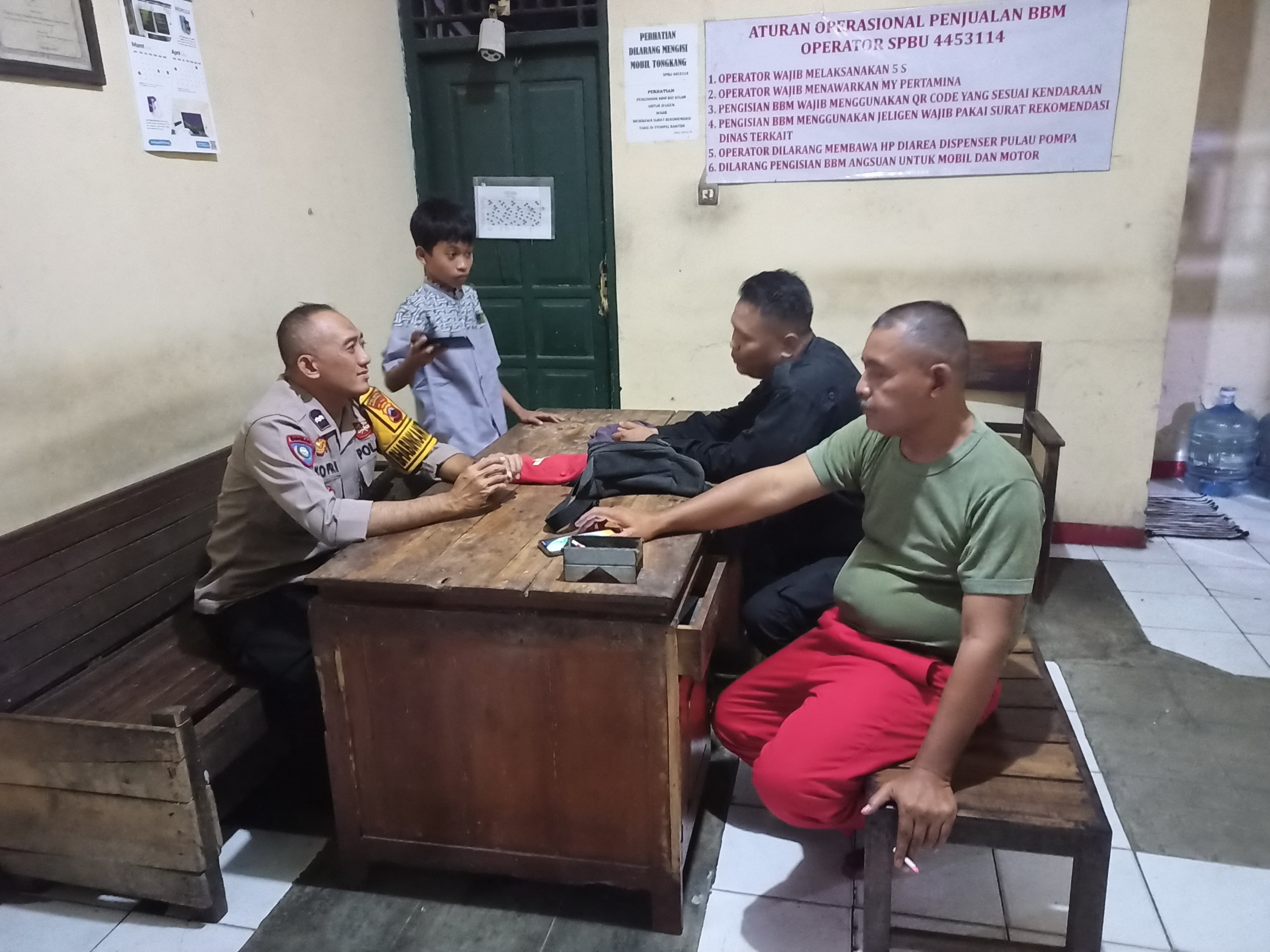 Antisipasi Kriminalitas Malam Hari, Polsek Patikraja Polresta Banyumas Sambangi SPBU