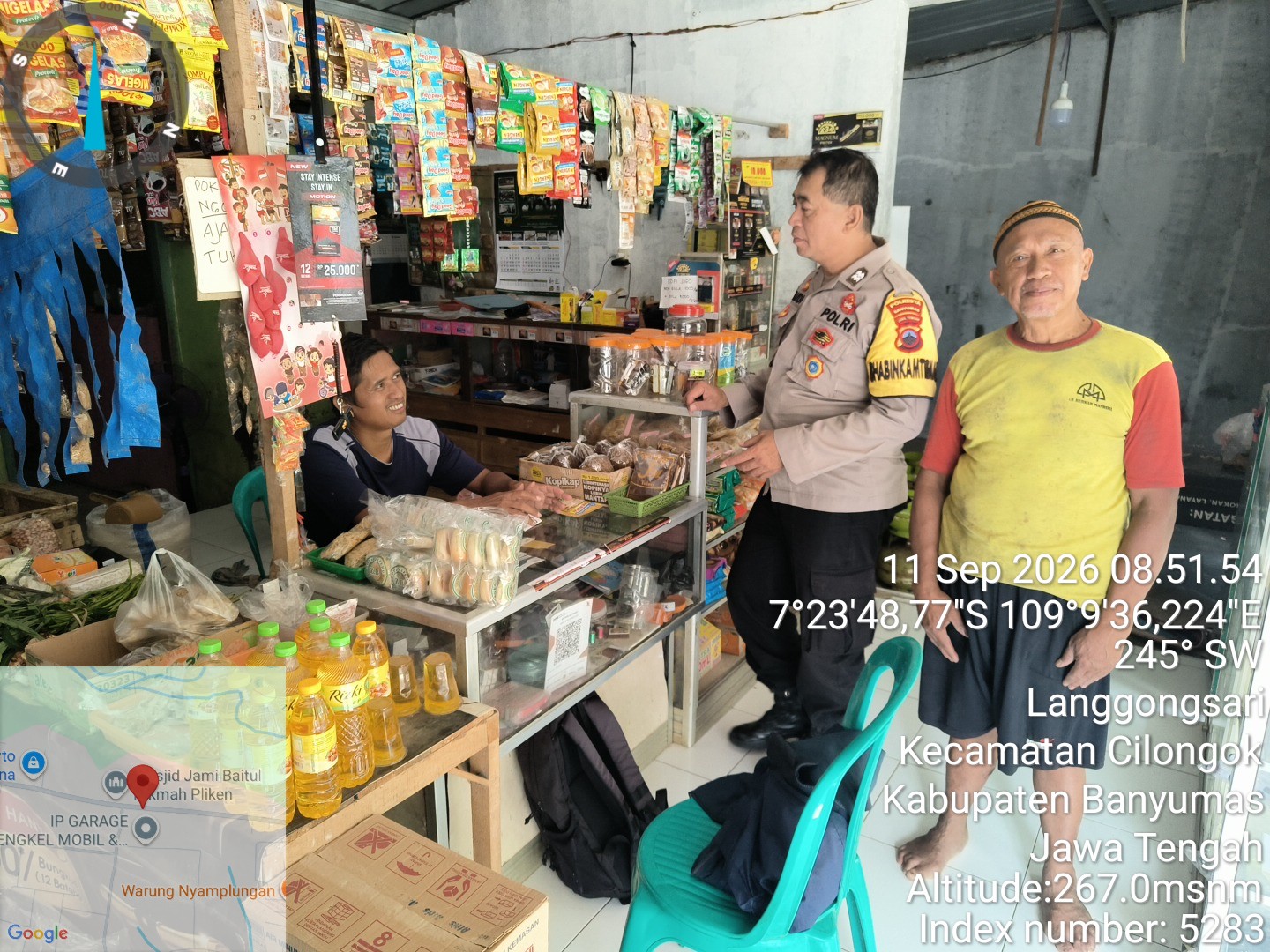 Bhabinkamtibmas Polsek Cilongok Sambangi Ketua RT Desa Langgongsari, Ingatkan Bahaya Kebakaran Musim Kemarau