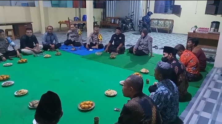Polsek Sumbang dan Warga Duduk Bersama, Bangun Pagar Mangkok untuk Jaga Kamtibmas