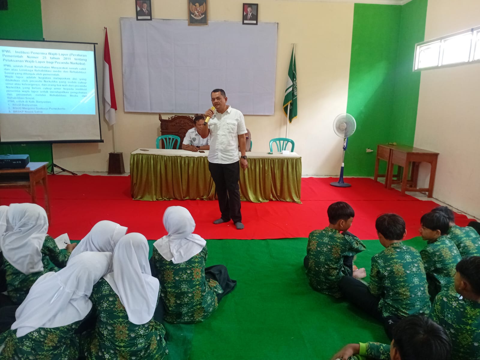Satresnarkoba Polresta Banyumas Gencarkan Edukasi Anti Narkoba di Dua Sekolah, Libatkan Ratusan Pelajar